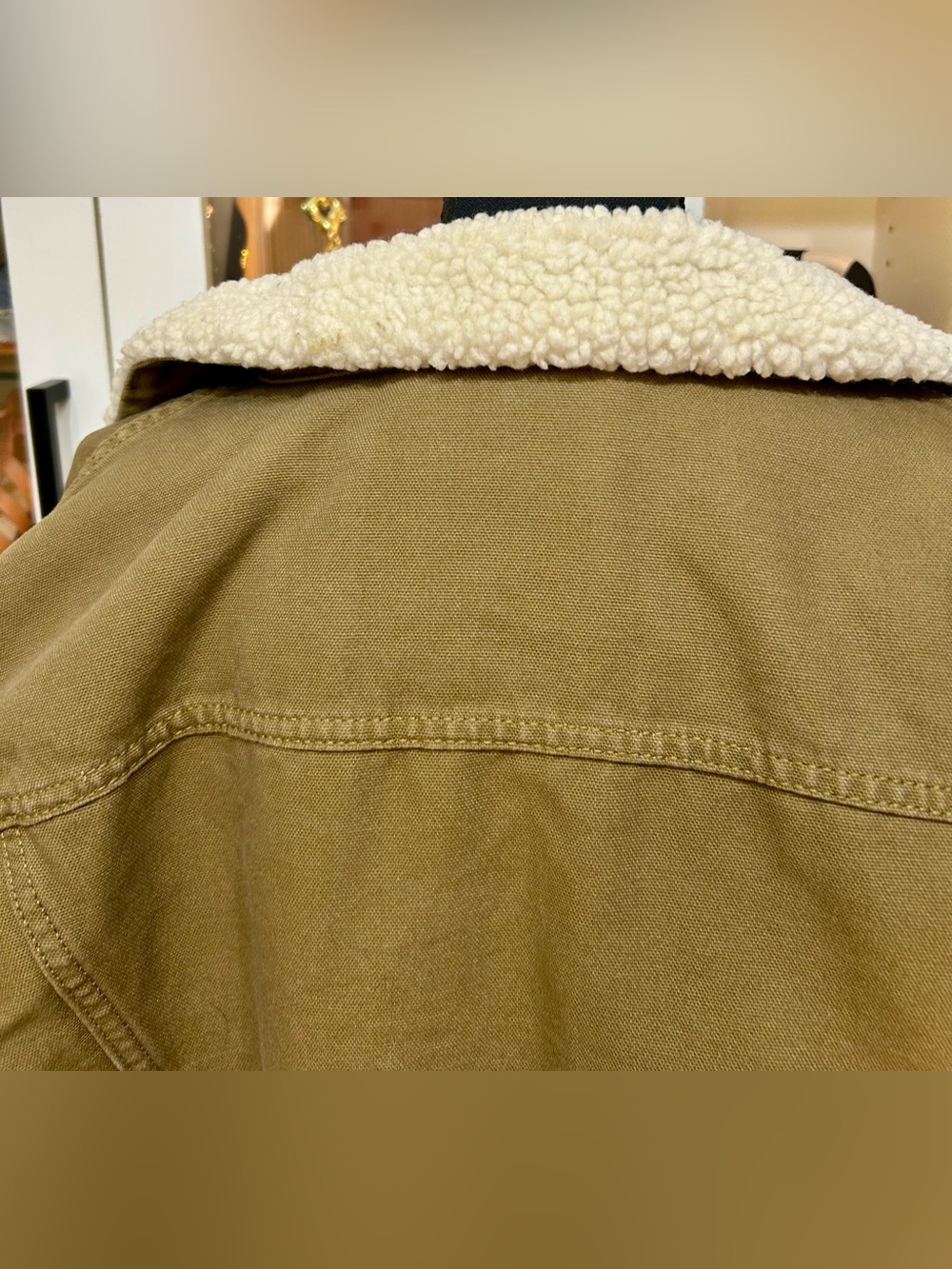 Levi's Type lll Canvas Men's Olive Sherpa-Lined Trucker Jacket - Picture 6 of 7